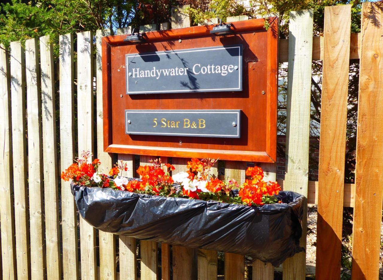 Handywater Cottages Henley-on-Thames Extérieur photo